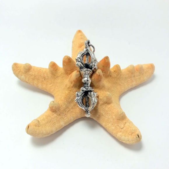 Handmade Tibetan White Metal Vajra Dorje Pendant - Picture 1 of 3